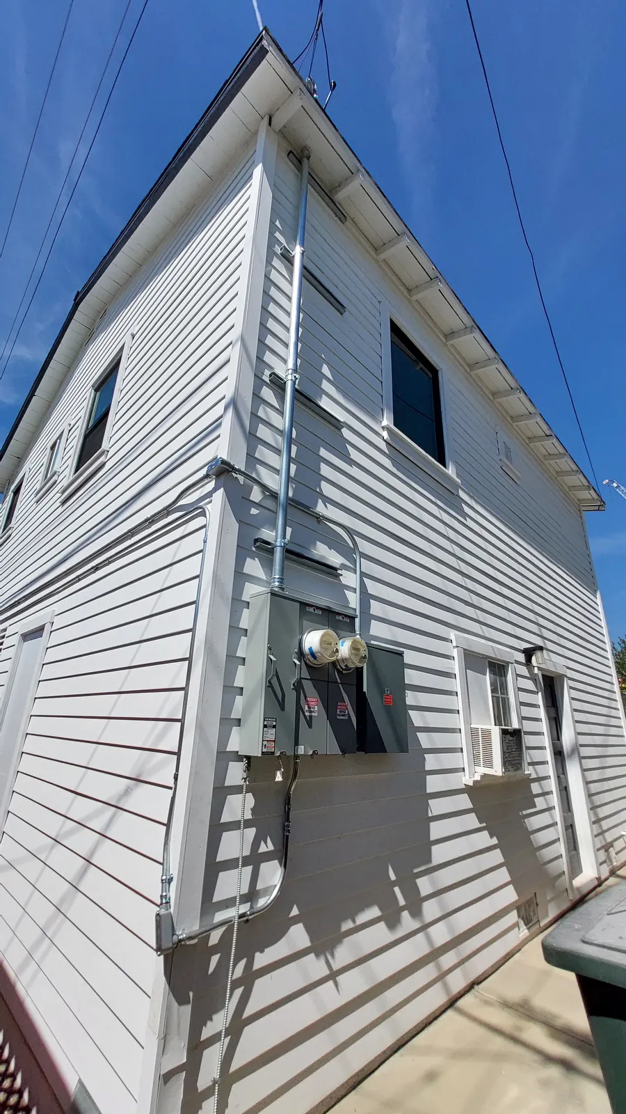 newly upgraded main electrical panel in burbank, ca